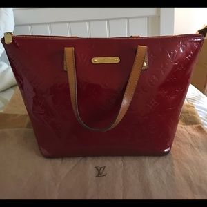 Louis Vuitton Bellevue PM Red Vernis Tote Bag ZIP